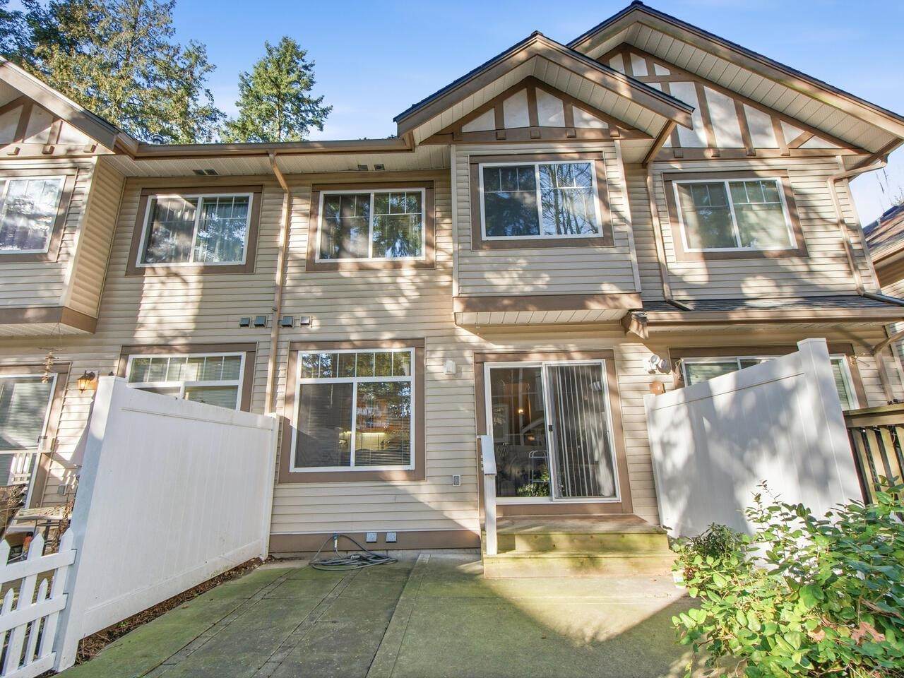2678 King George Boulevard - Photo 1
