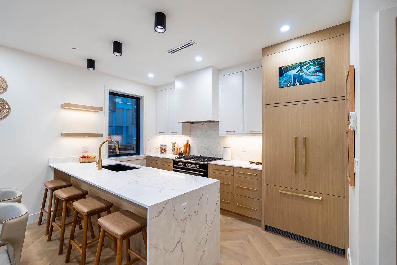 https://bt-photos.global.ssl.fastly.net/britcol/orig_boomver_1_R3115978-2.jpg