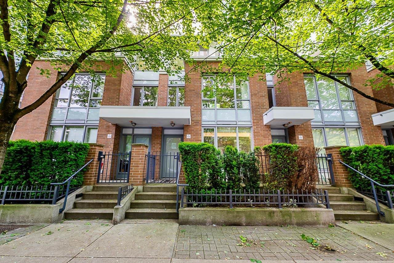 938 Beatty Street - Photo 1