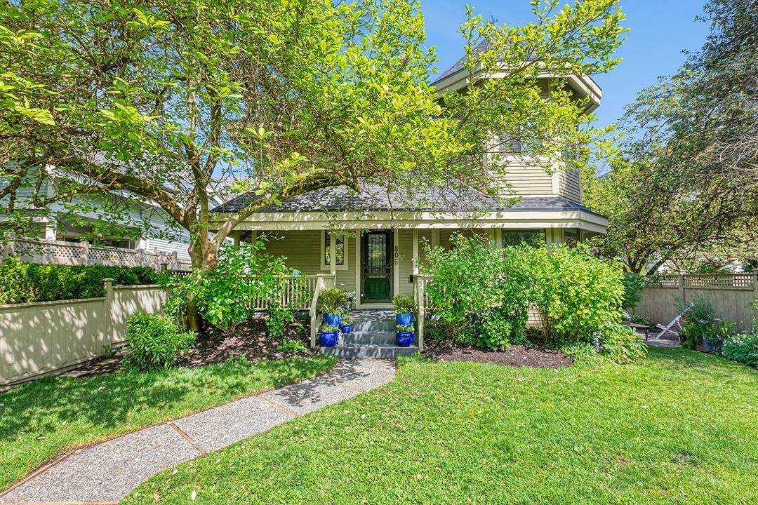805 14th Avenue - Photo 1