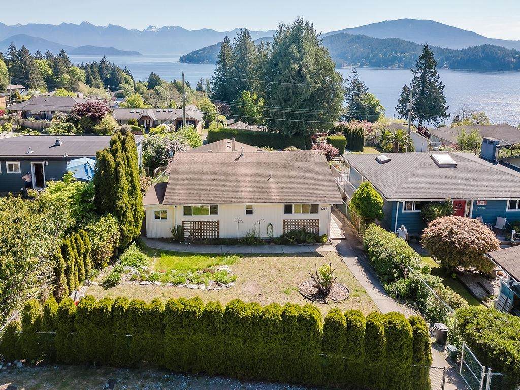 606 Martin Road - Photo 1