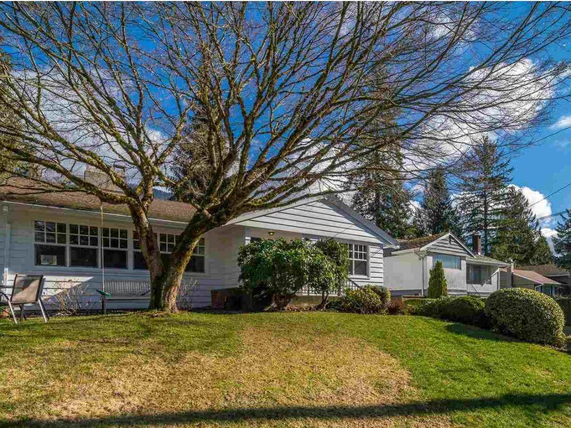 1090 Ruthina Avenue - Photo 1