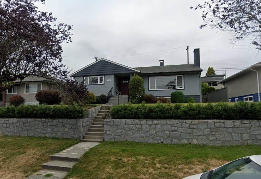 4711 Ridgelawn Drive - Photo 1