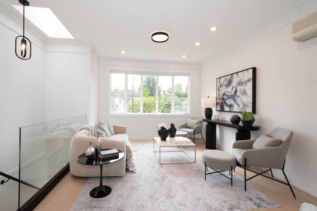 827 32nd Avenue - Photo 1
