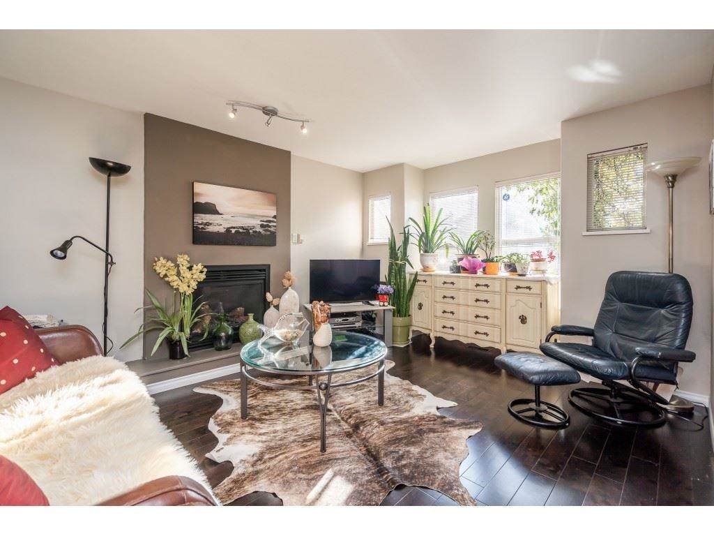 1528 Bond Street - Photo 1