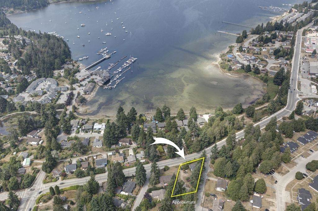 5724 Porpoise Bay Road - Photo 1