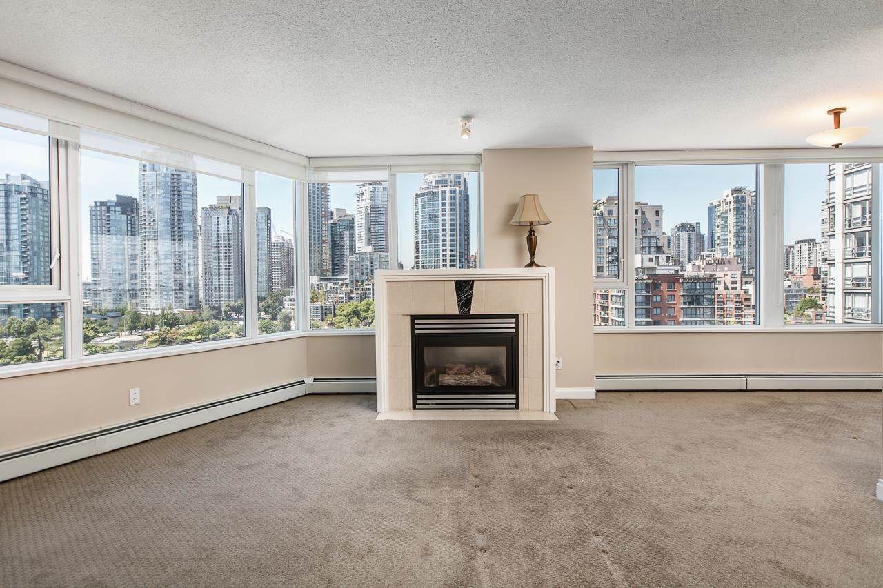 1383 Marinaside Crescent - Photo 1