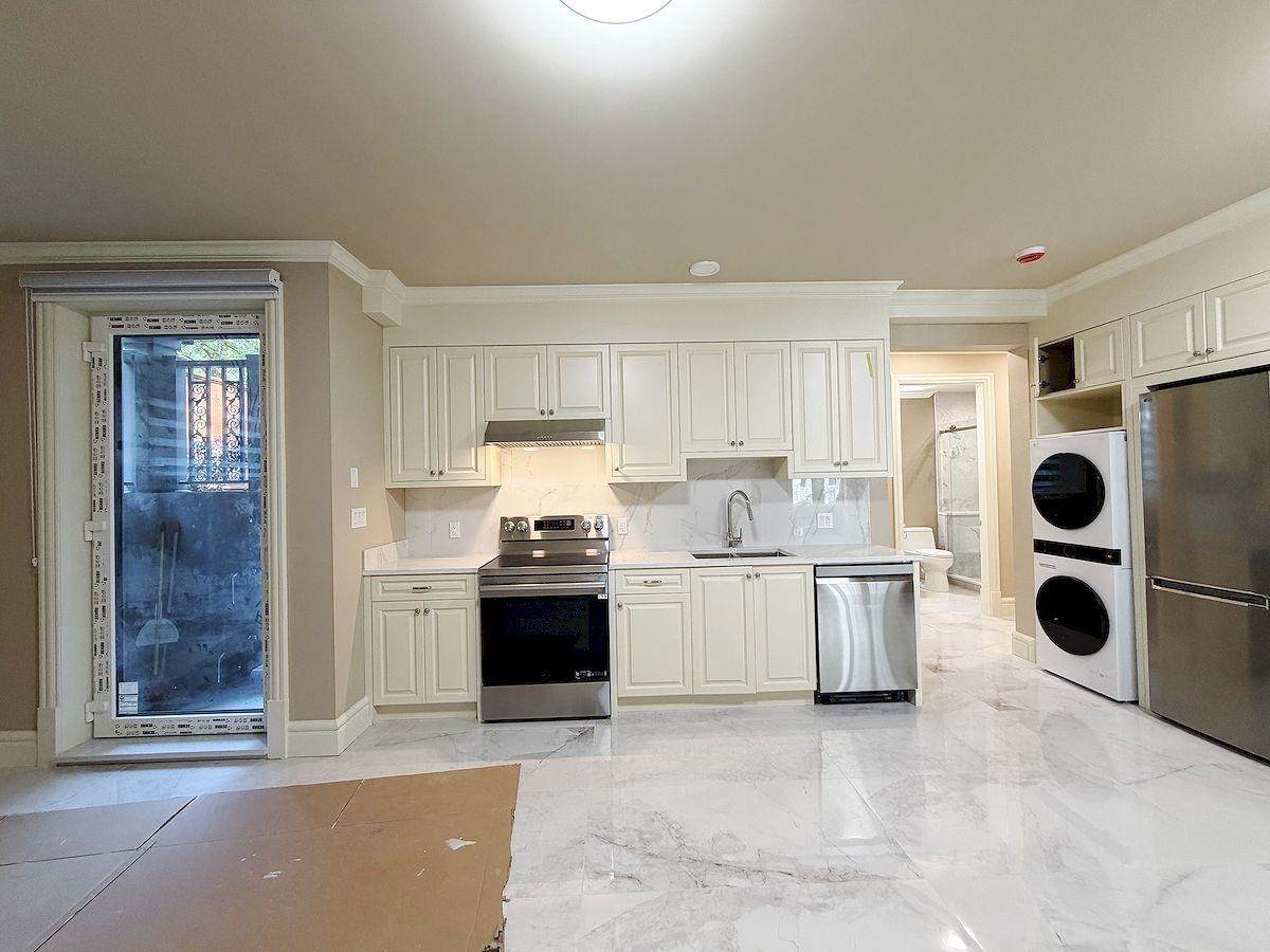 https://bt-photos.global.ssl.fastly.net/britcol/orig_boomver_1_R3159353-2.jpg