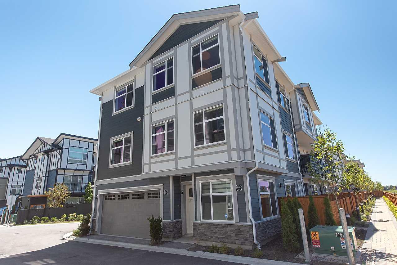 9560 Alexandra Road - Photo 1