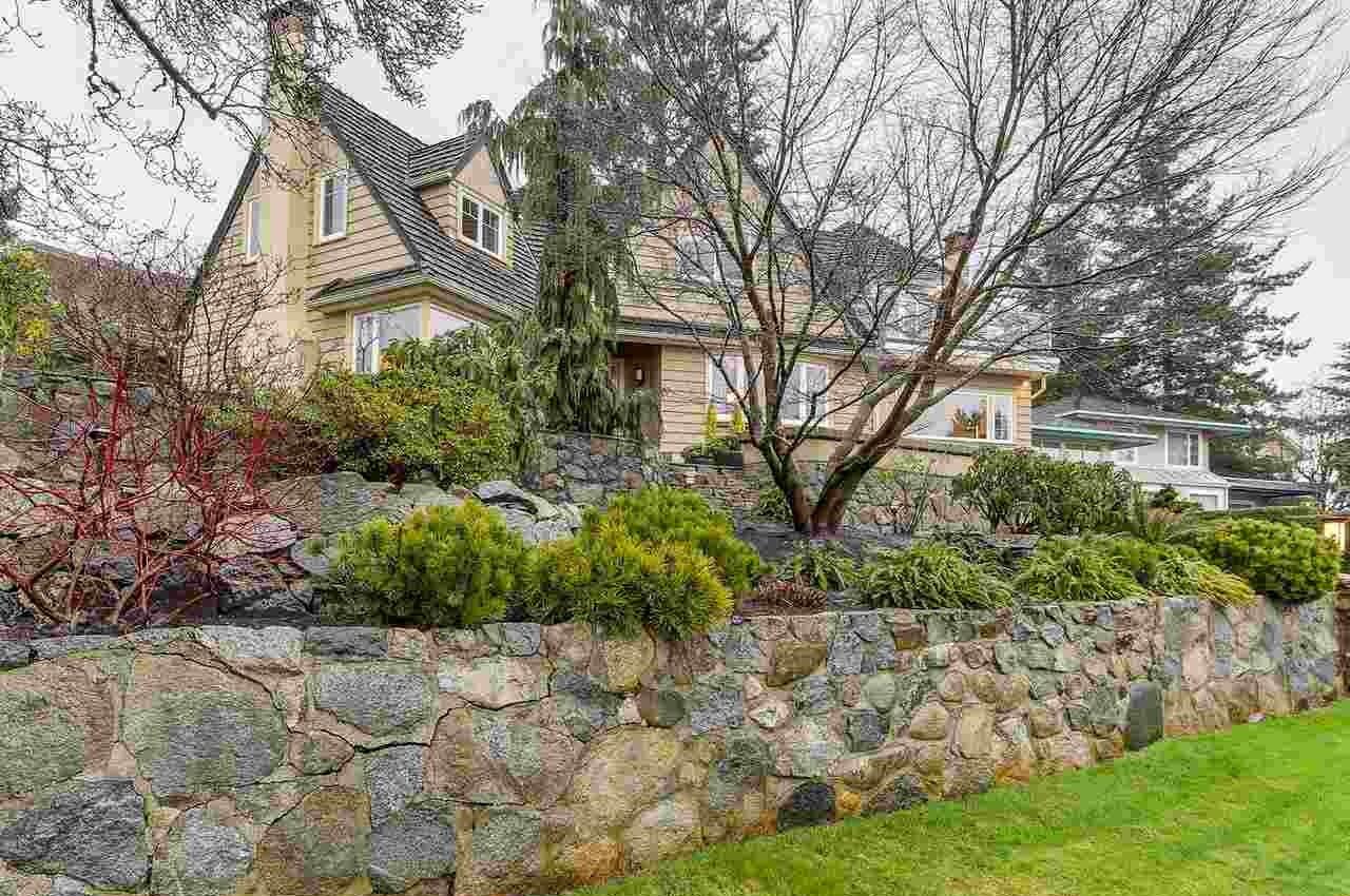 939 Younette Drive - Photo 1