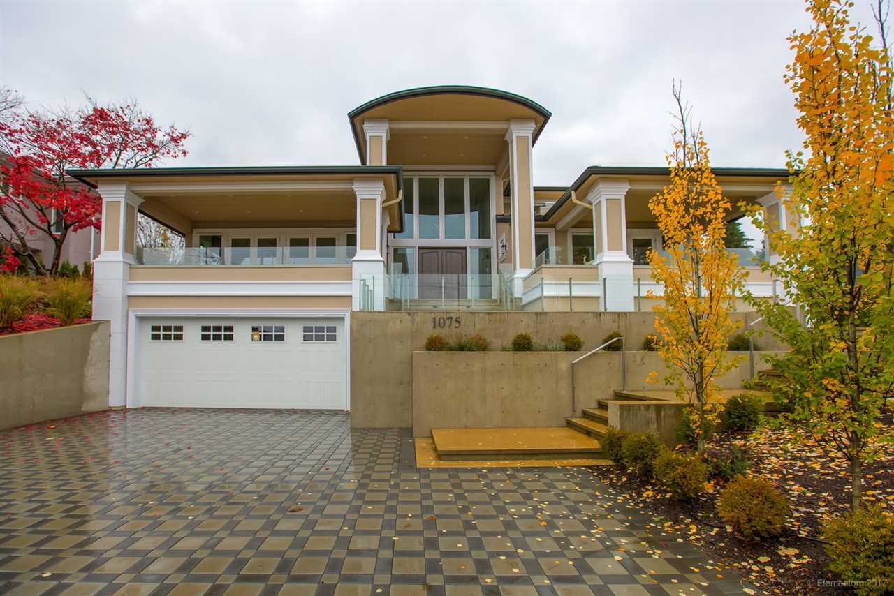 1075 Ottawa Avenue - Photo 1