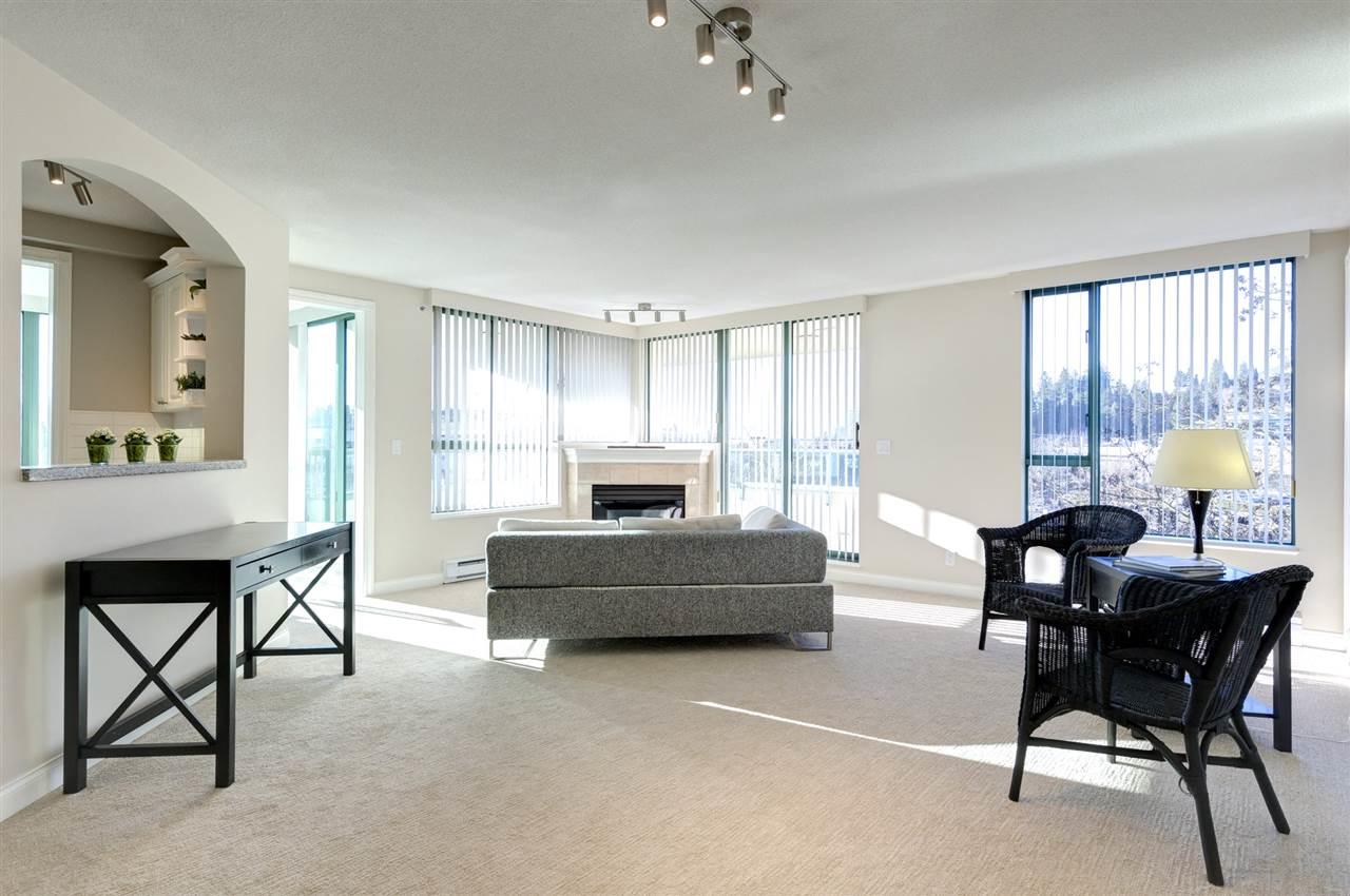 328 Taylor Way - Photo 1
