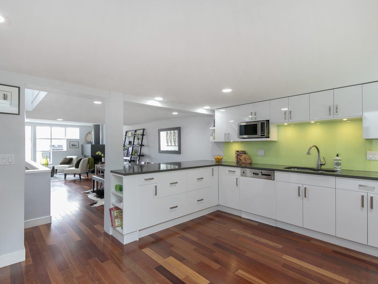 2225 Oak Street - Photo 1