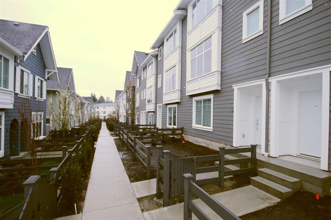 15268 28 Avenue - Photo 1