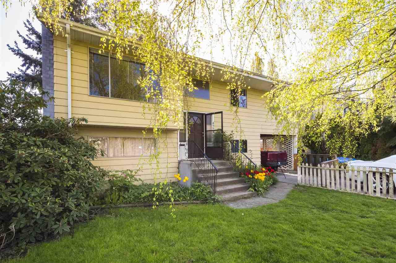 4552 47A Street - Photo 1