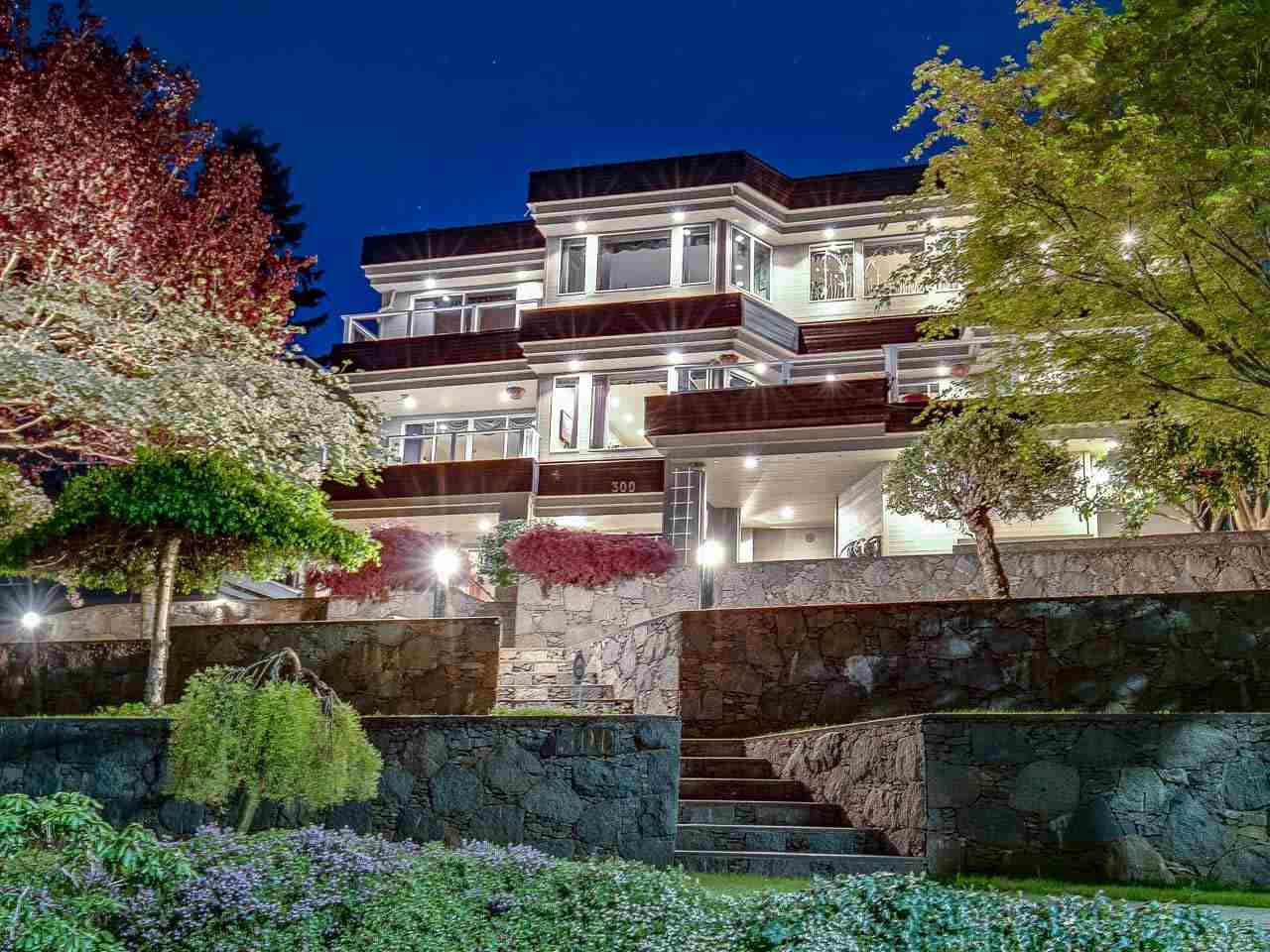 300 Hythe Avenue - Photo 1