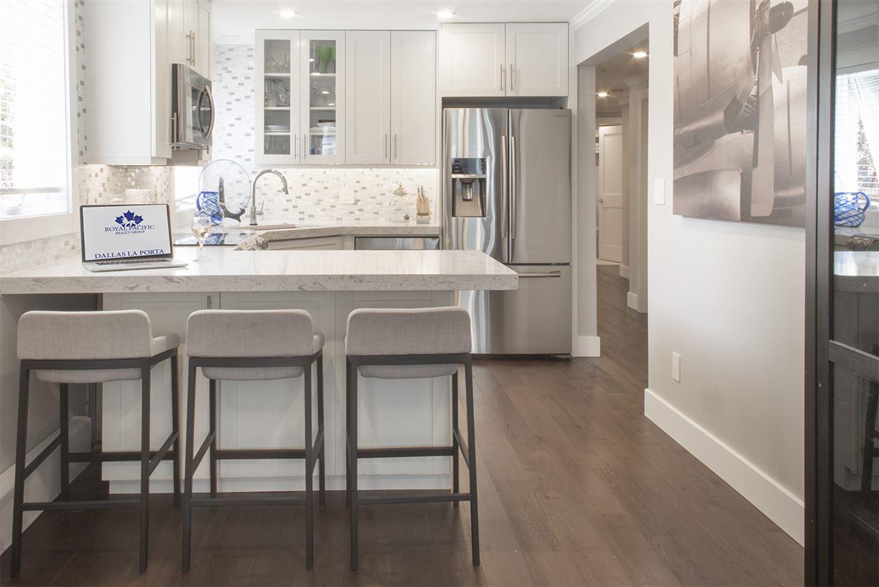 2036 York Avenue - Photo 1