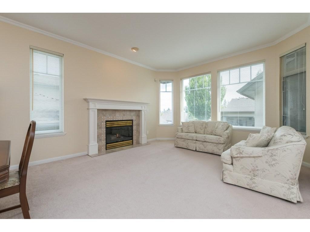 15151 26 Avenue - Photo 1