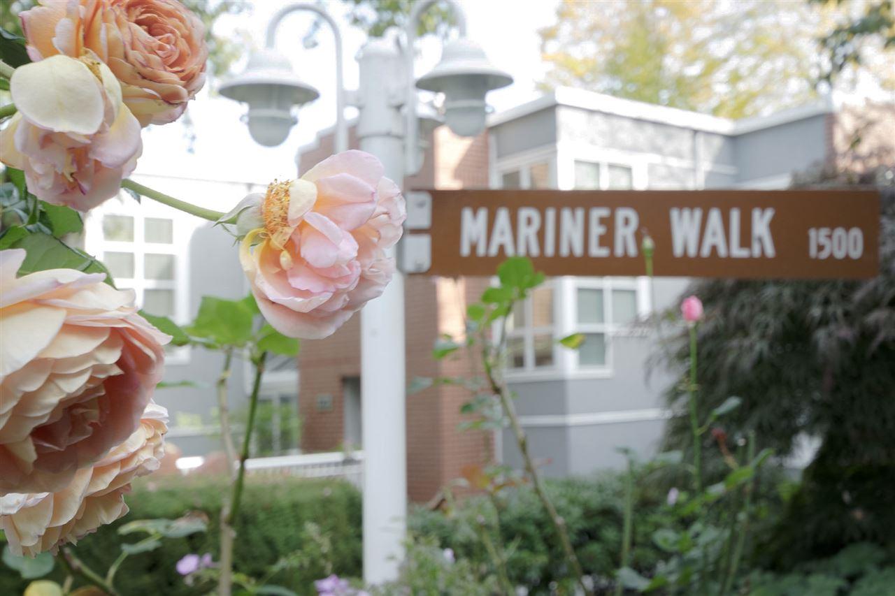 1530 Mariner Walk - Photo 1
