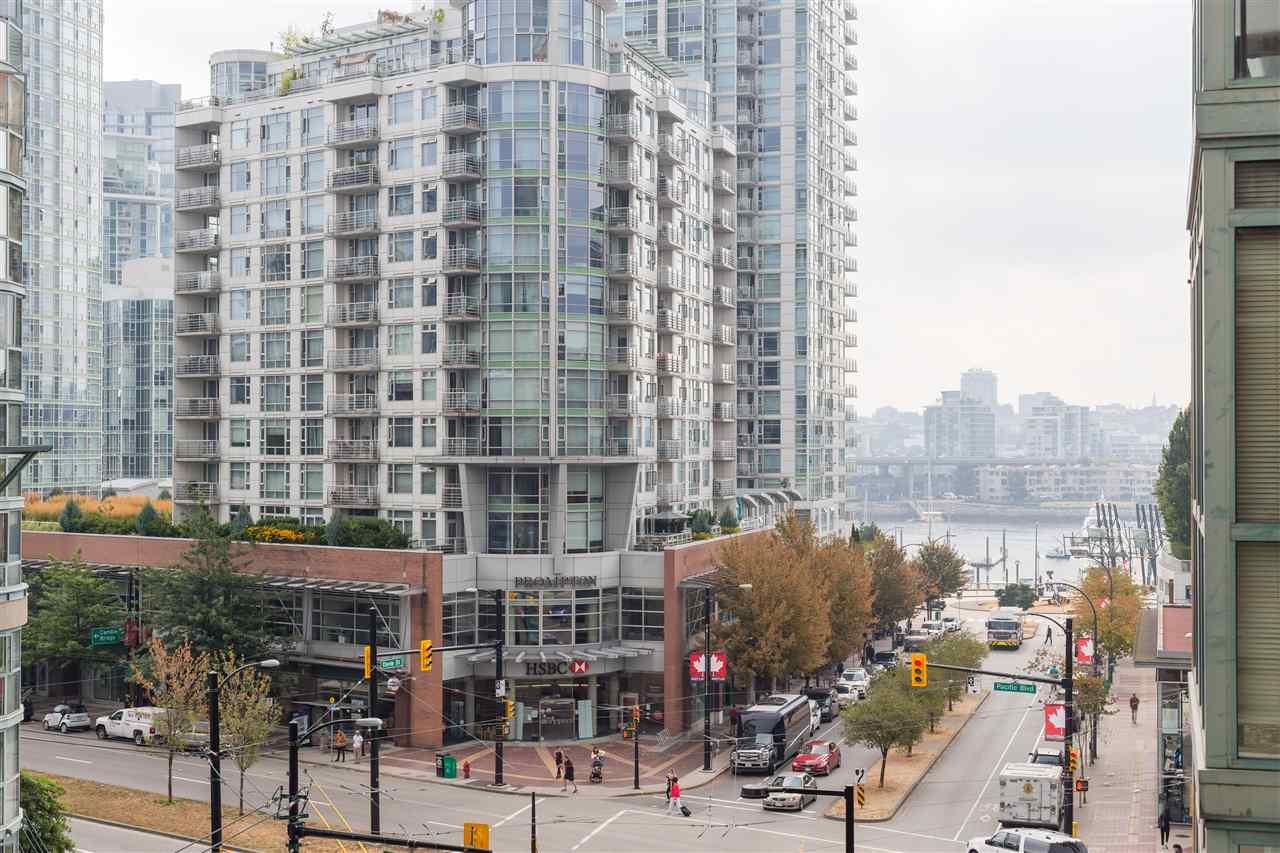 212 Davie Street - Photo 1