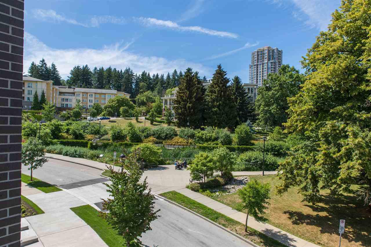 28 Royal Avenue - Photo 1