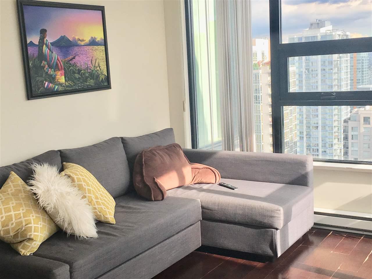 977 Mainland Street - Photo 1