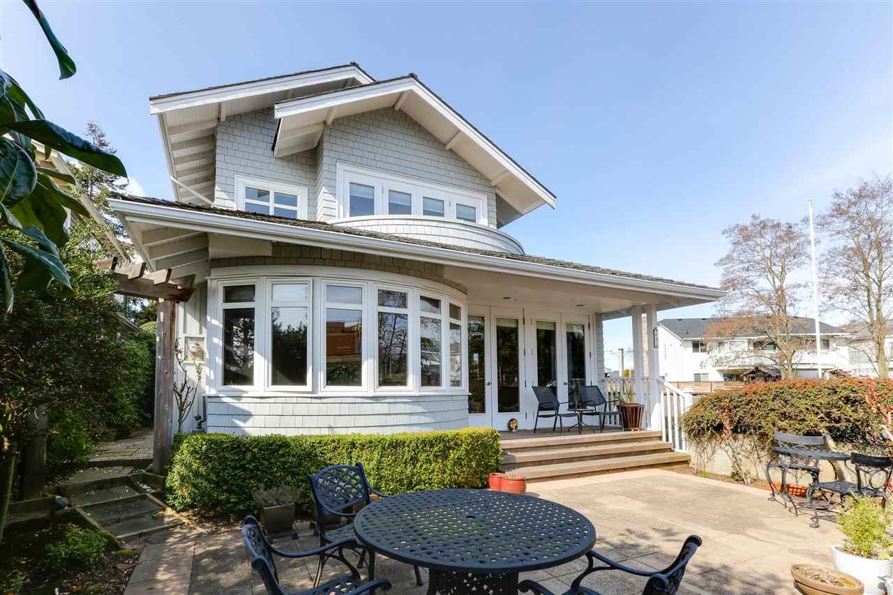 393 67A Street - Photo 1