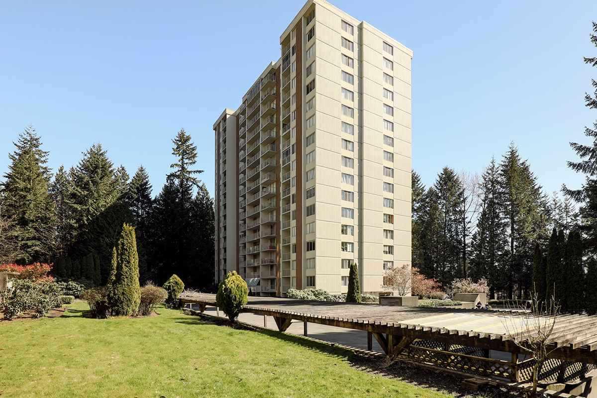 2004 Fullerton Avenue - Photo 1