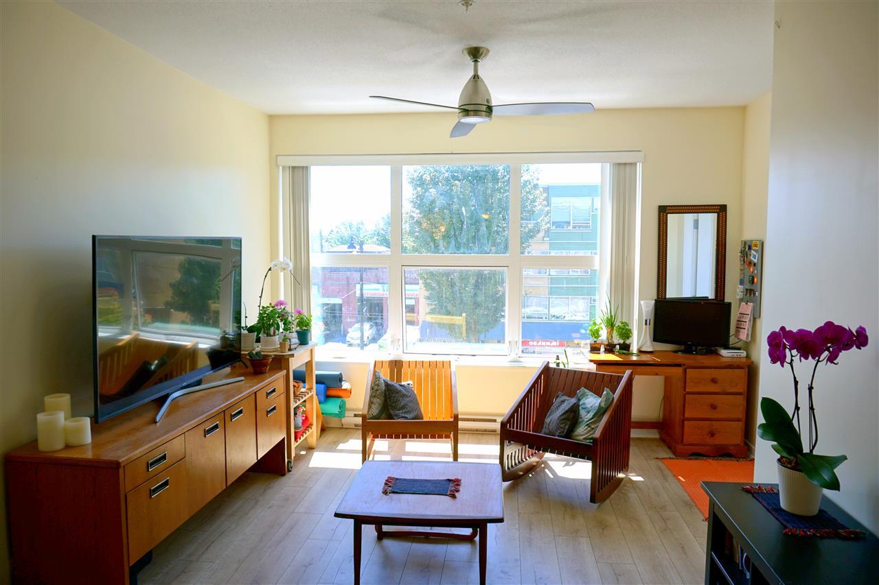 2239 Kingsway Avenue - Photo 1