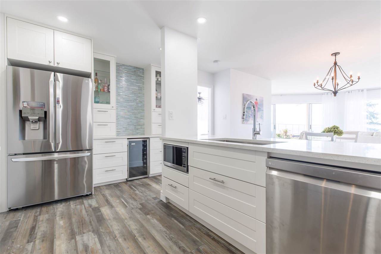 15025 Victoria Avenue - Photo 1