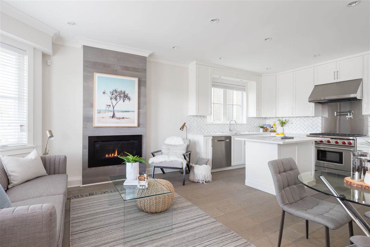 554 10TH Avenue - Photo 1
