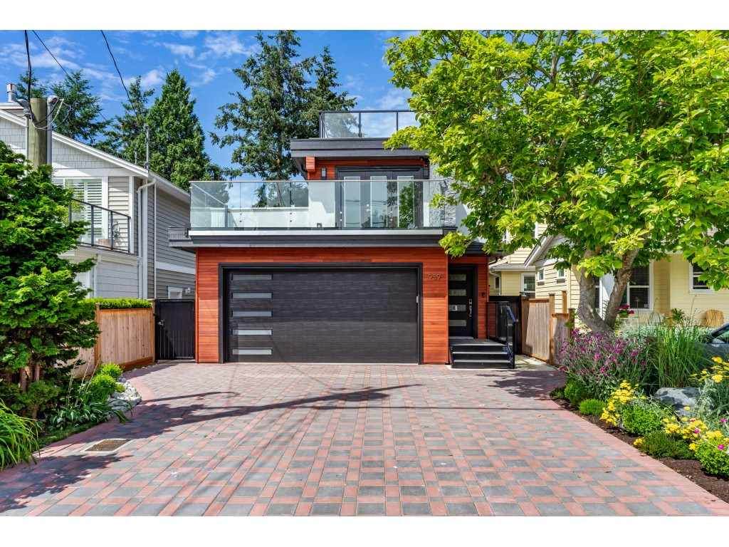 939 Maple Street - Photo 1