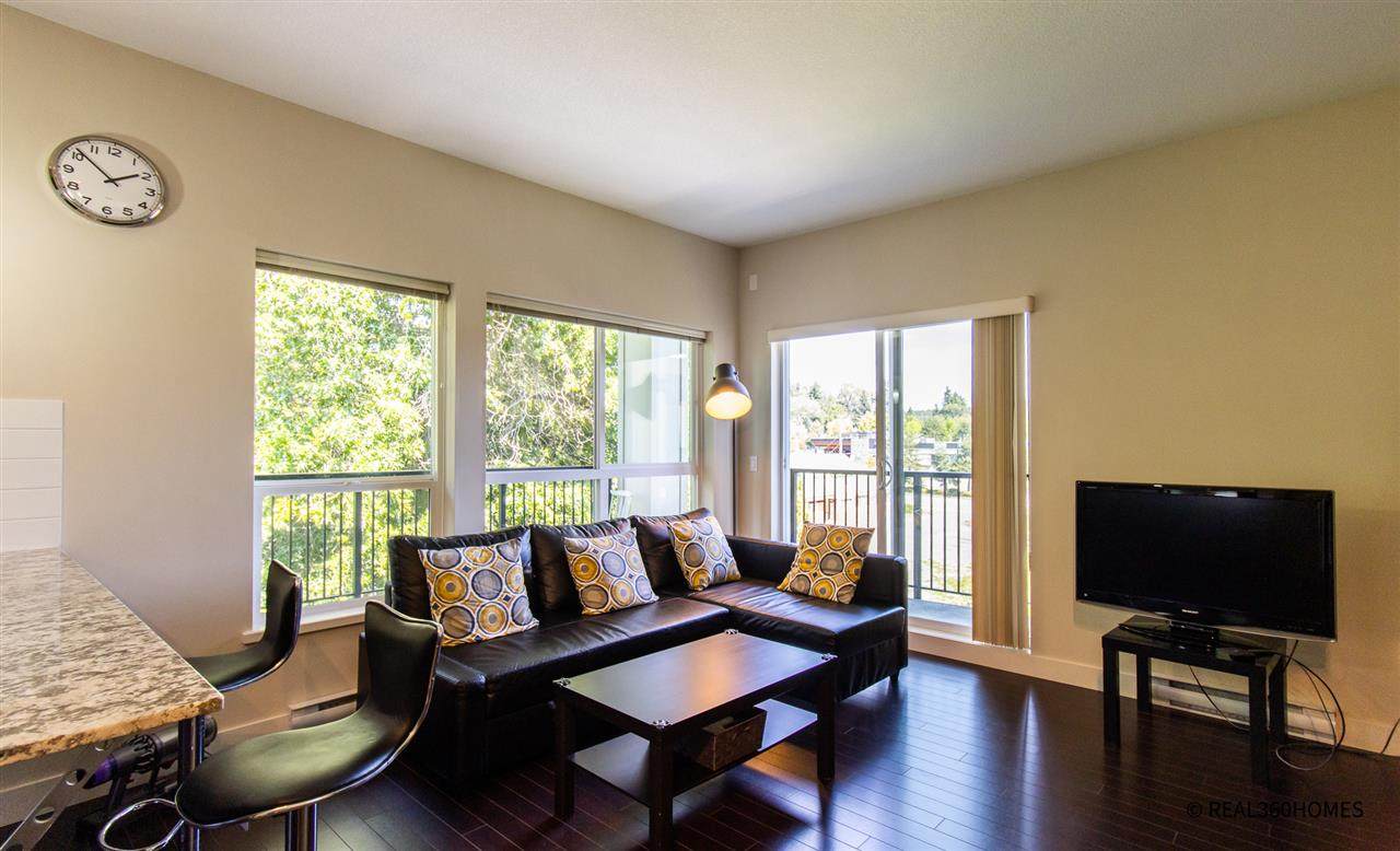 9655 King George Boulevard - Photo 1