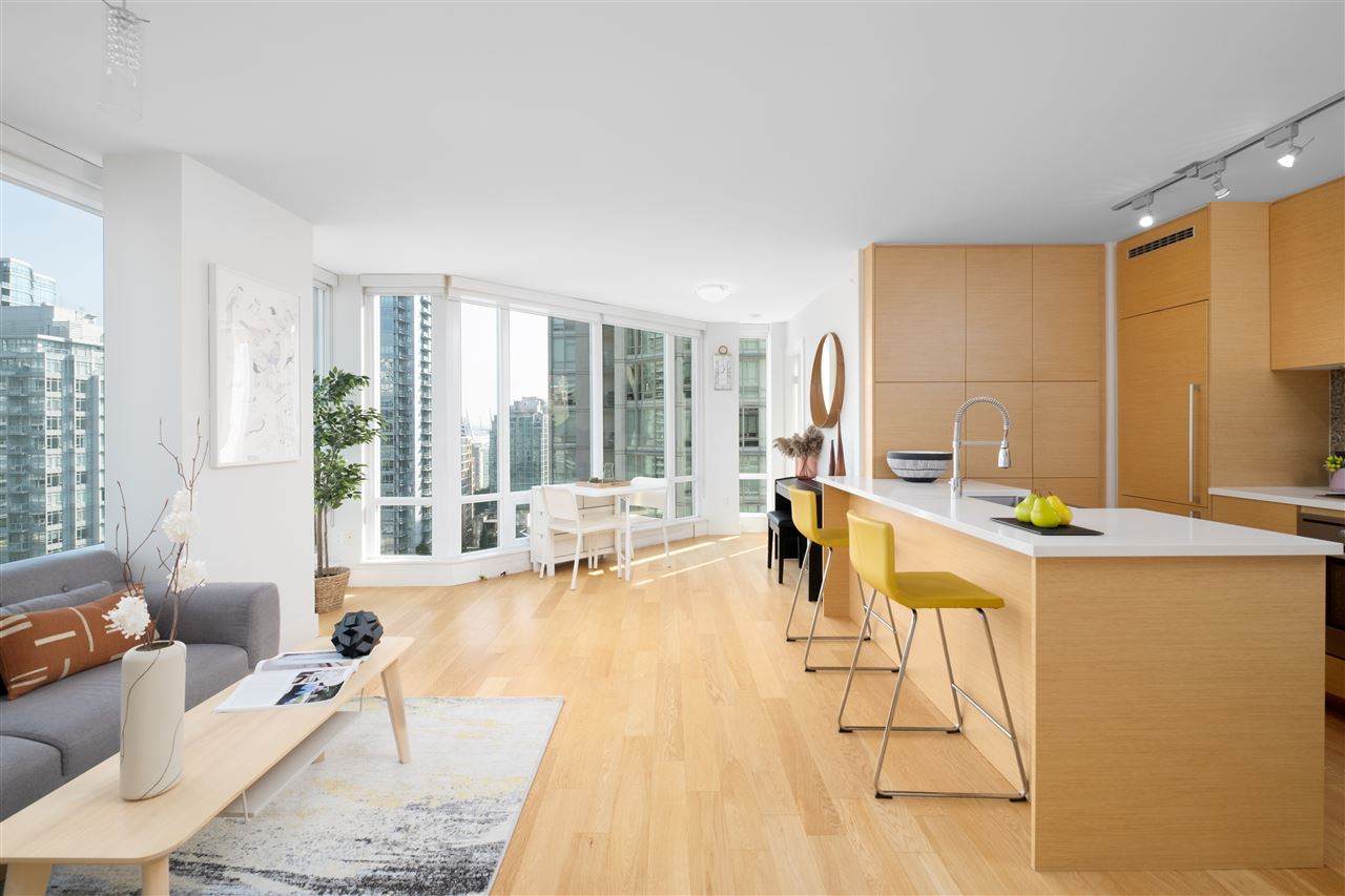 565 Smithe Street - Photo 1