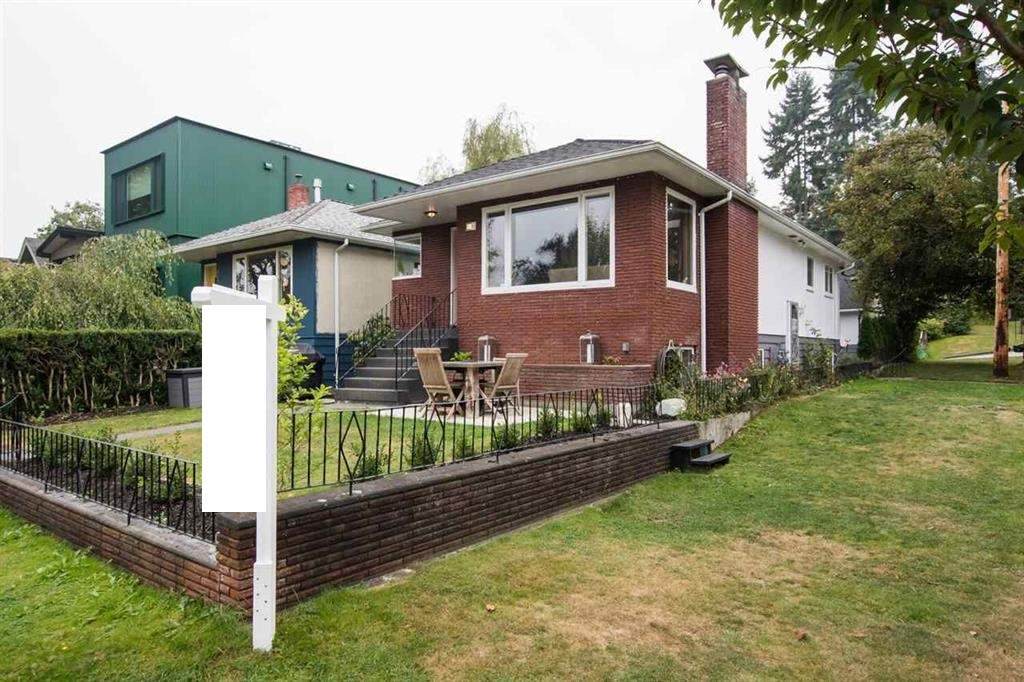 502 30TH Avenue - Photo 1