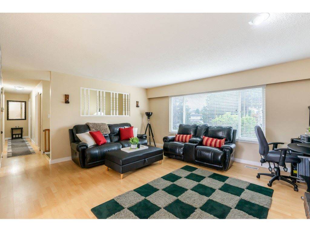 32579 Oriole Crescent - Photo 1
