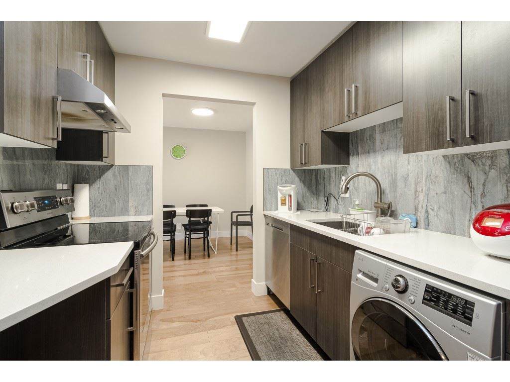 1720 Southmere Crescent - Photo 1