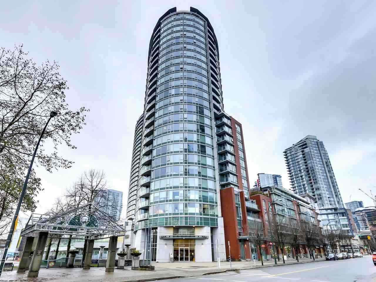 58 Keefer Place - Photo 1