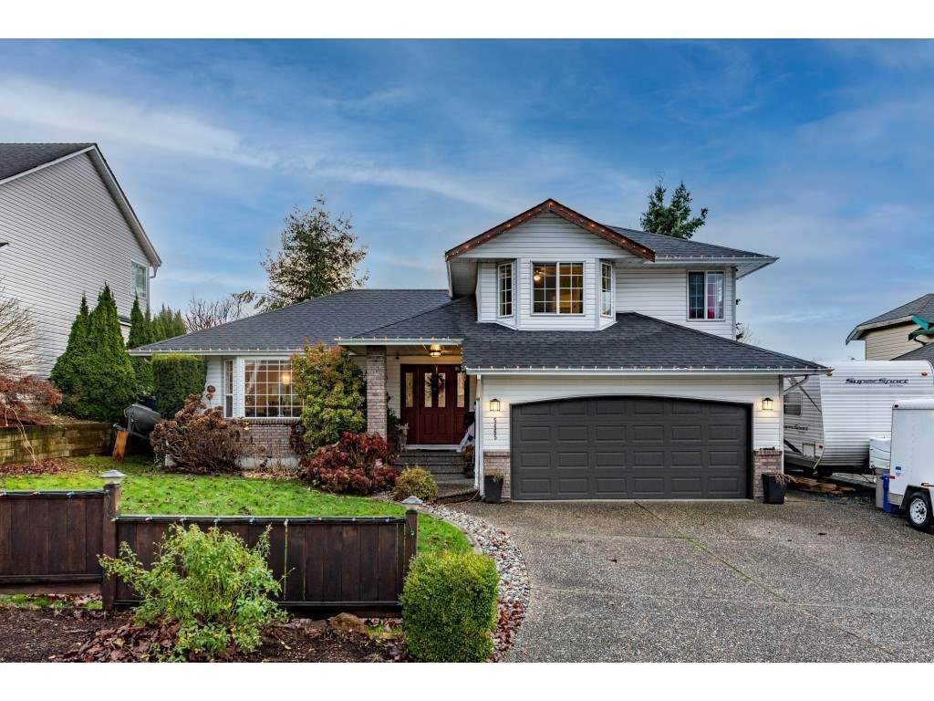 5465 Alpine Crescent - Photo 1