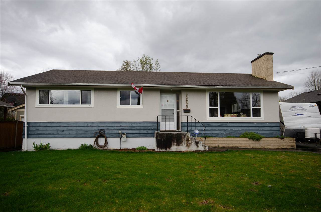 46523 Clayton Avenue - Photo 1