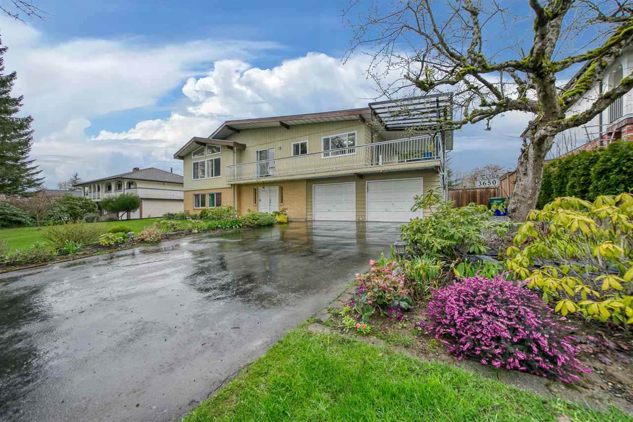 3650 Lynndale Crescent - Photo 1