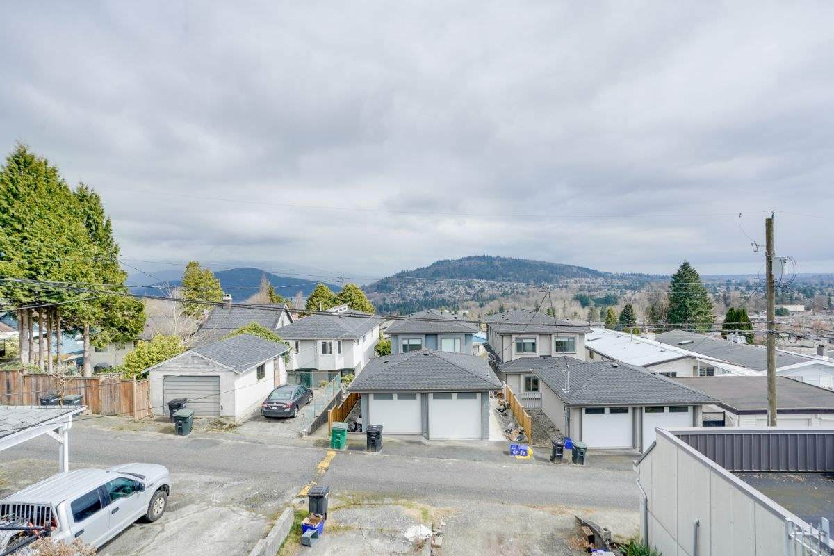 74 Ellesmere Avenue - Photo 1
