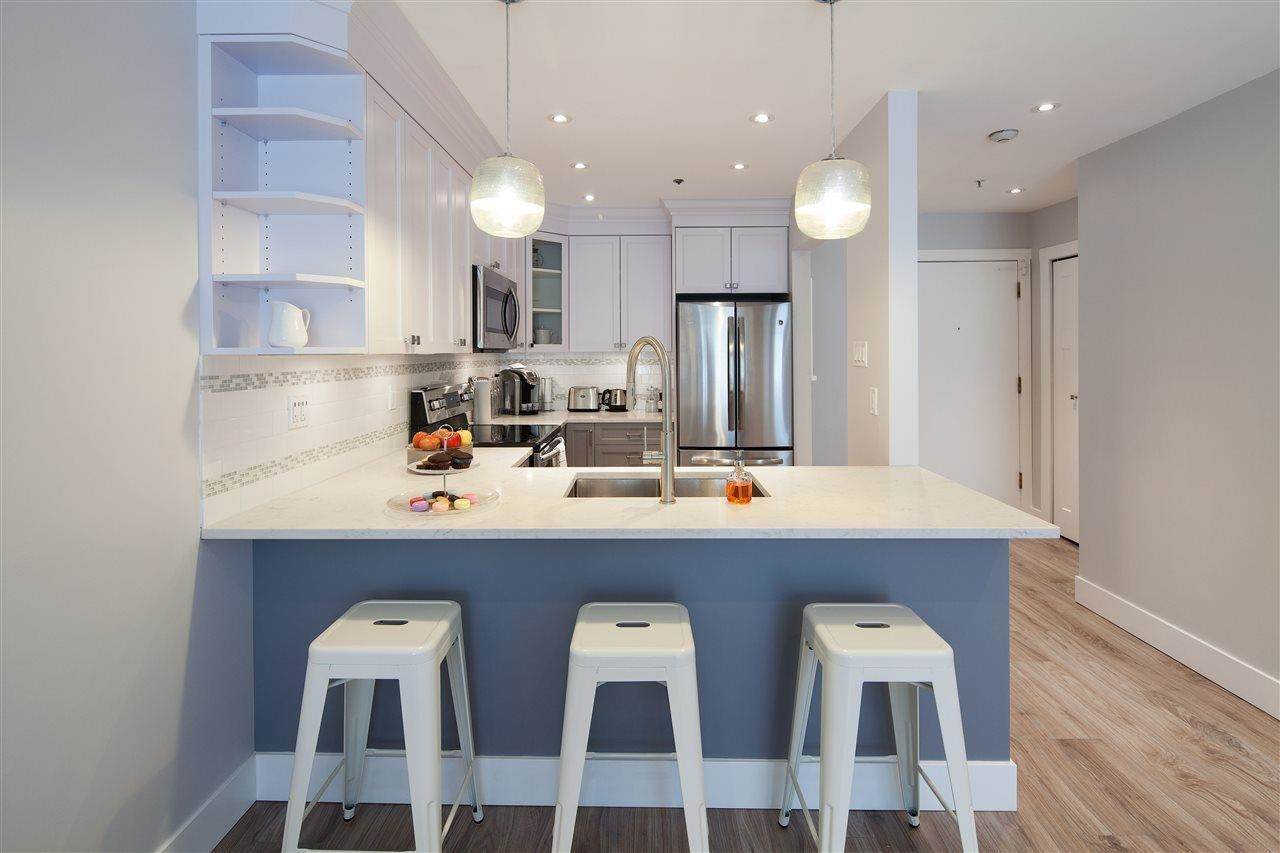 921 Thurlow Street - Photo 1