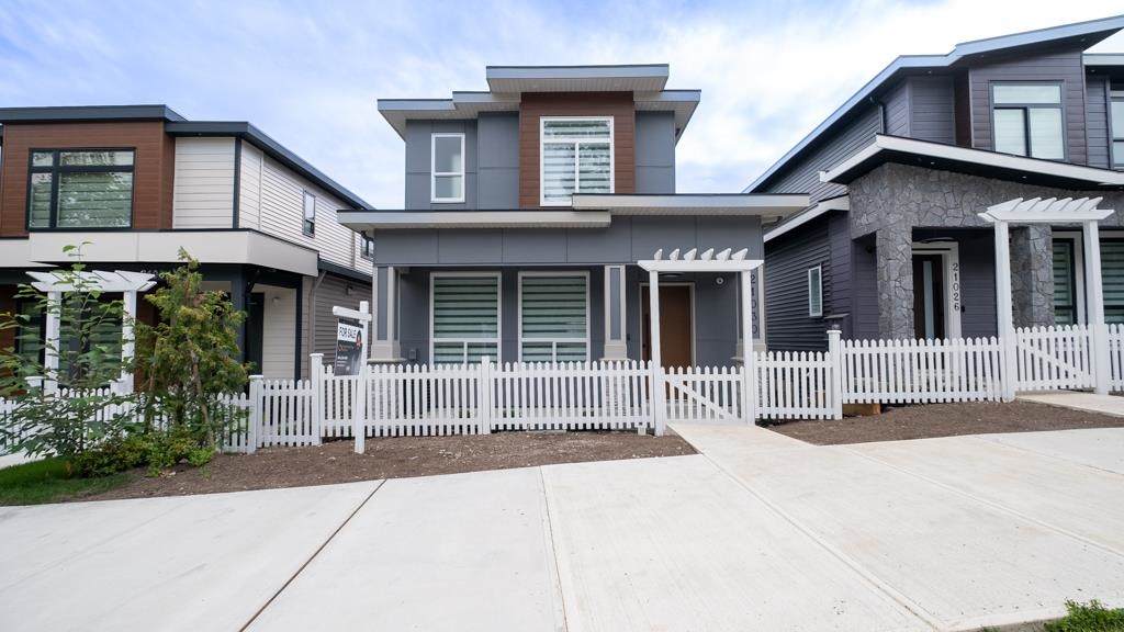 21030 72 Avenue - Photo 1