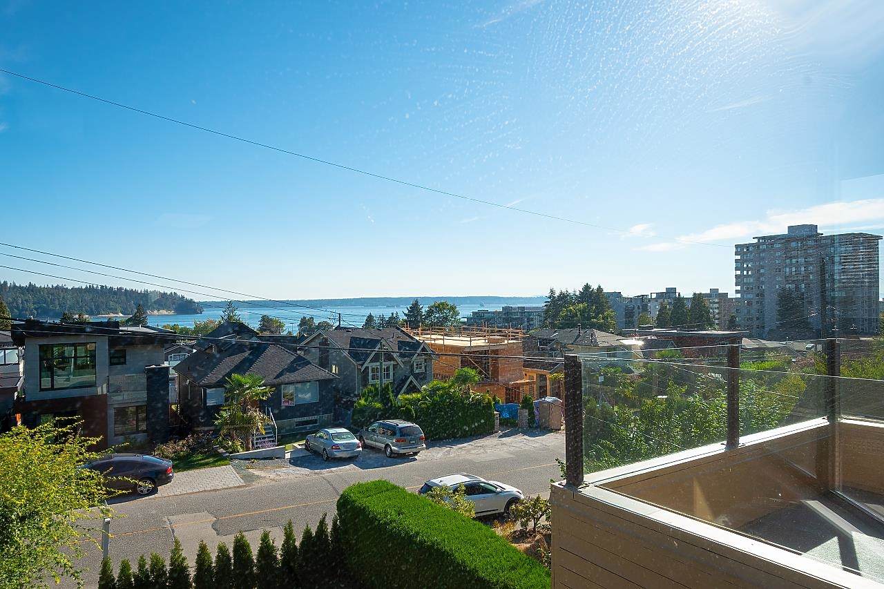 1215 Duchess Avenue - Photo 1