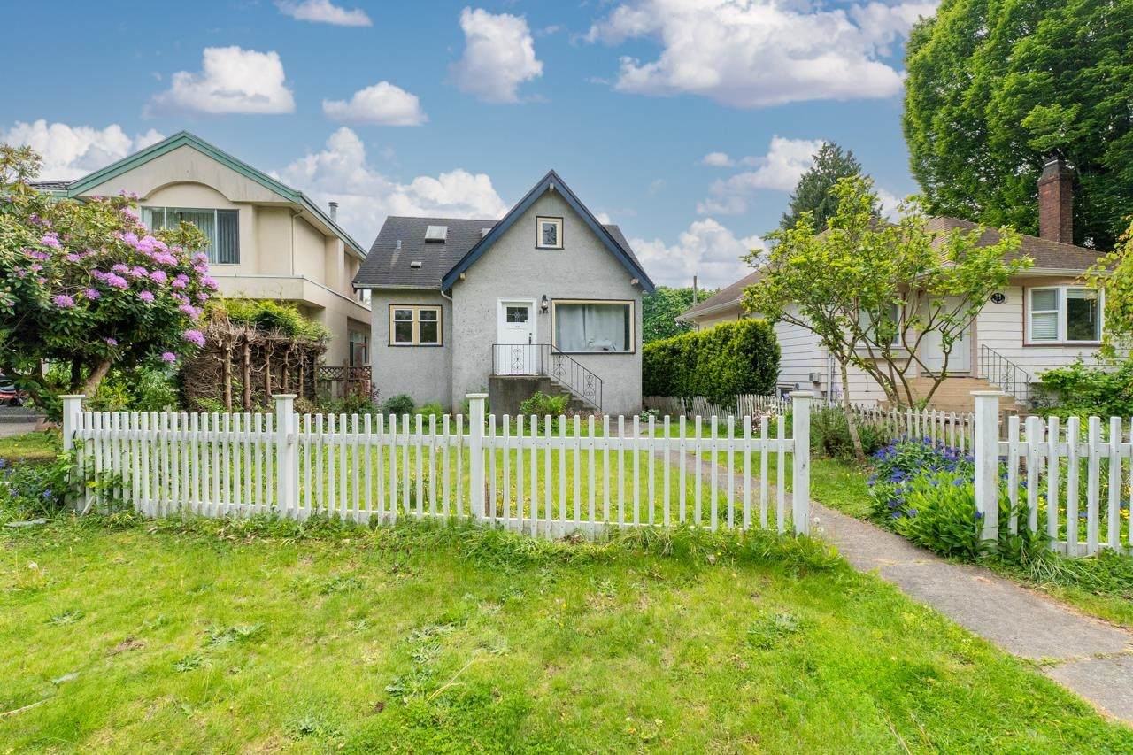 922 Park Drive - Photo 1