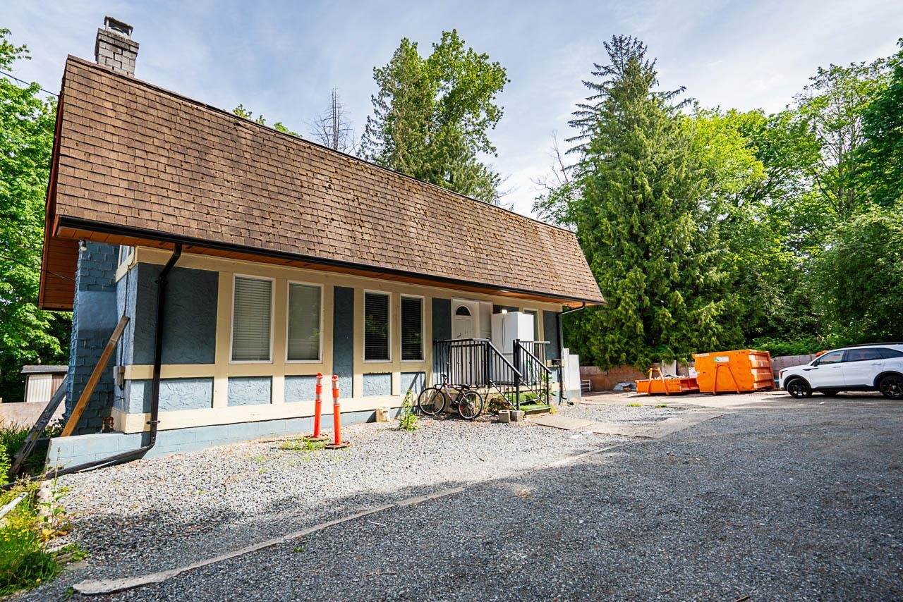 19273 80 Avenue - Photo 1