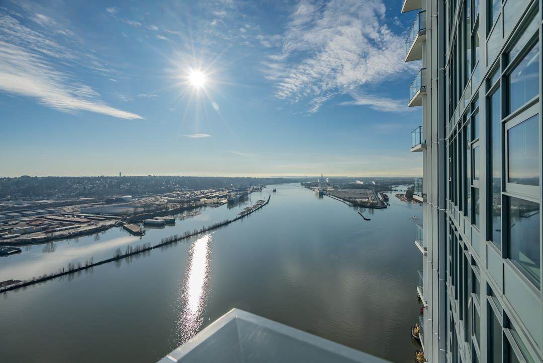 680 Quayside Drive - Photo 1