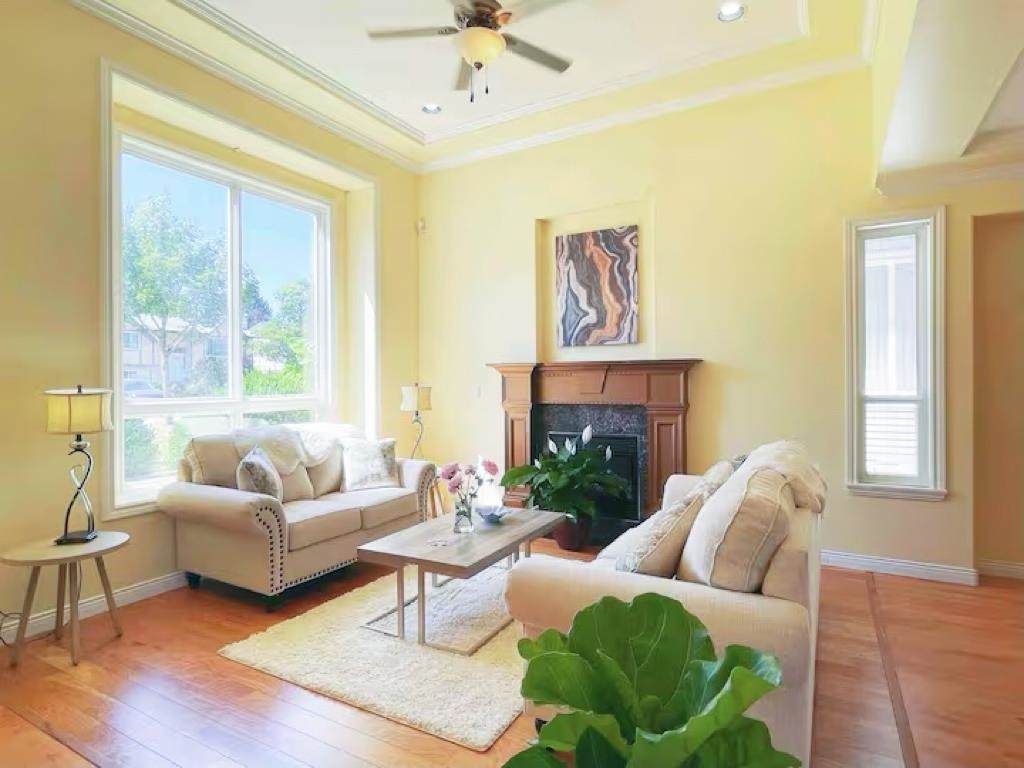 6194 175A Street - Photo 1