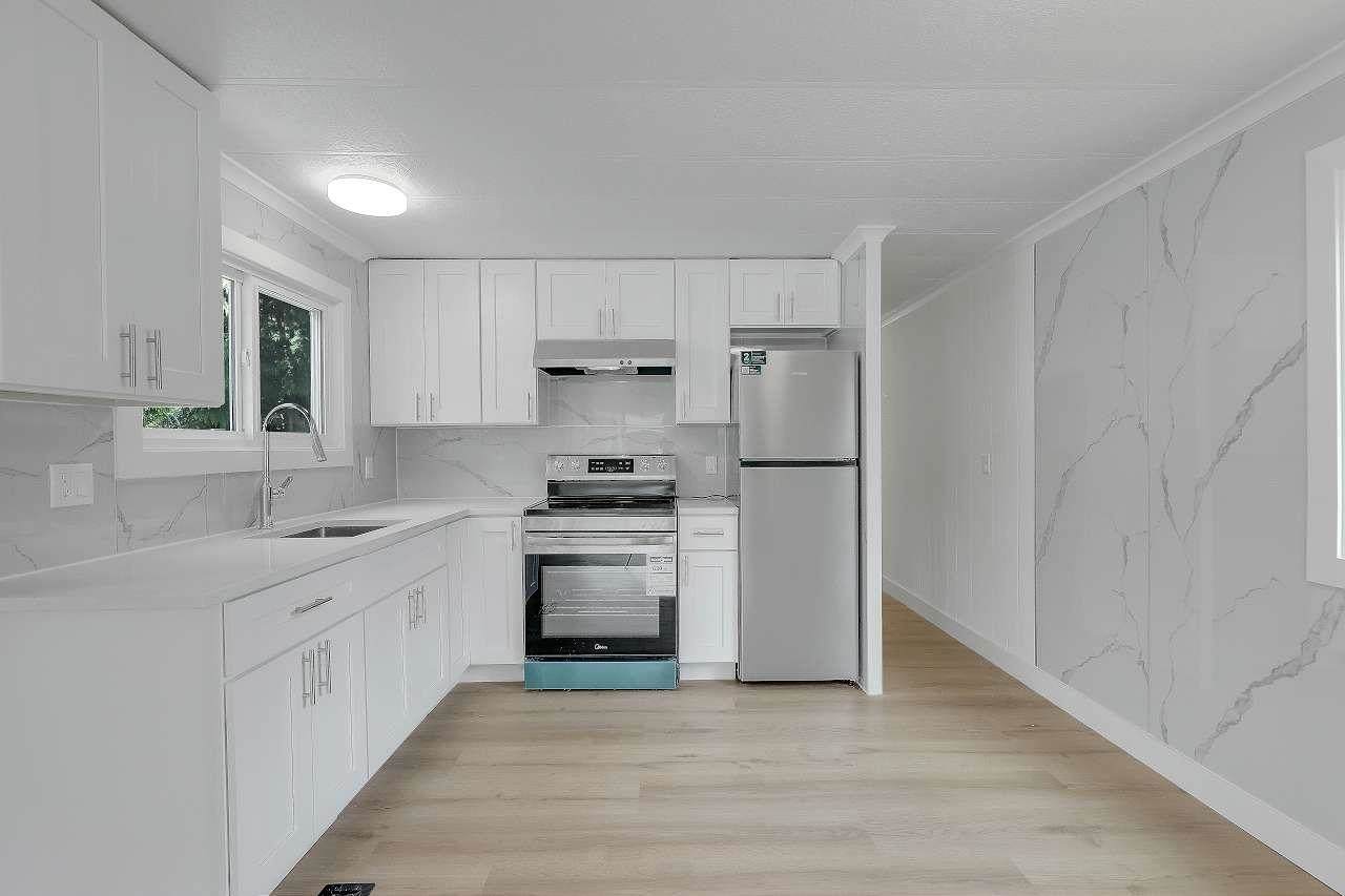 8220 King George Boulevard - Photo 1